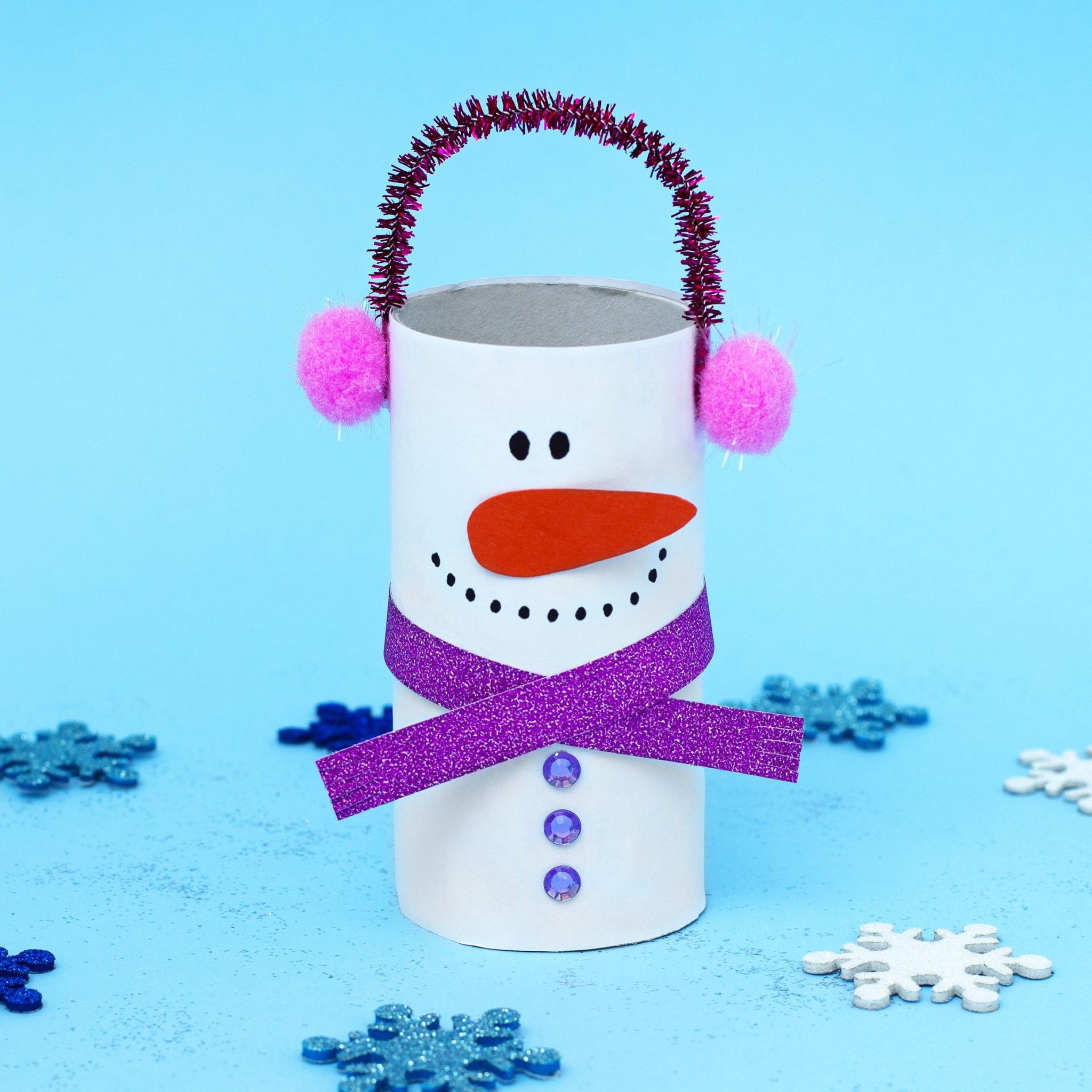 Pyssla en snögubbe av en toarulle - Pyssla med Viktoria